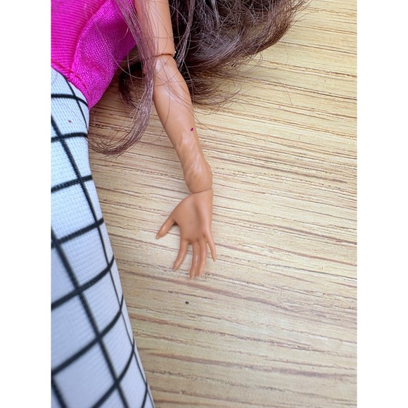 Monster High Doll Clawdeen Wolf Doll Pink Dress - Picture 8 of 10